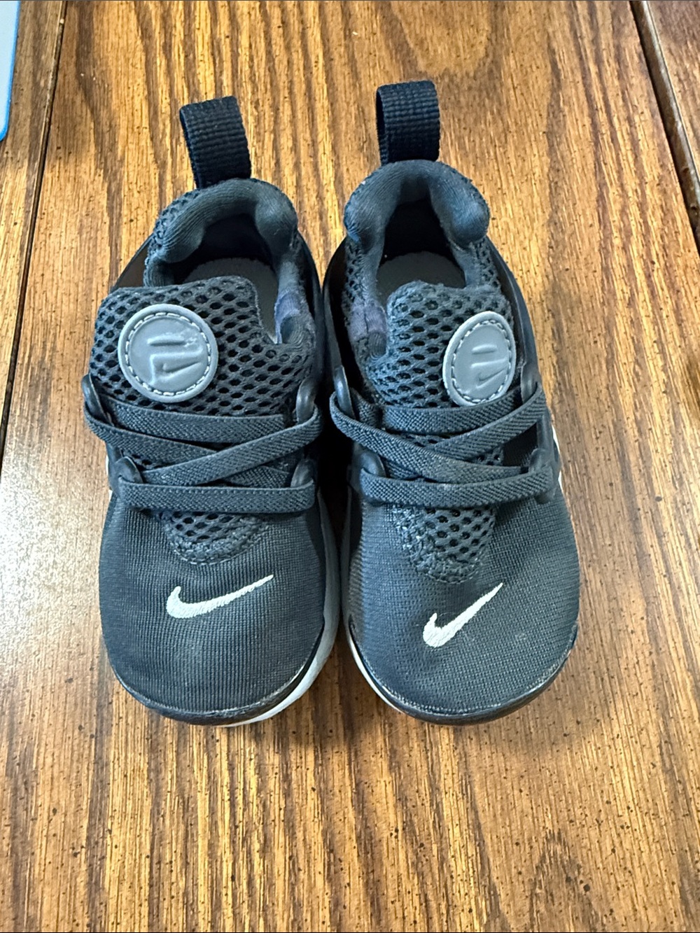 Nike Kids Black and Gray Athletic Sneakers with White Swoosh